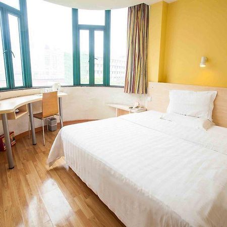 7 Days Inn Dalian Wafangdian Railway Station Екстериор снимка