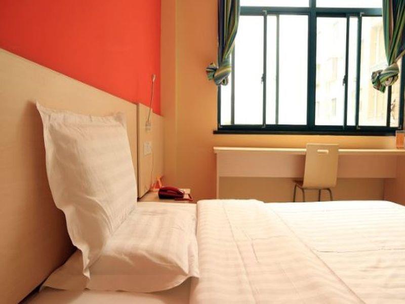7 Days Inn Dalian Wafangdian Railway Station Екстериор снимка