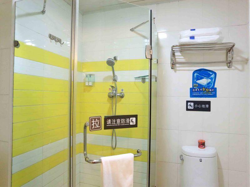 7 Days Inn Dalian Wafangdian Railway Station Екстериор снимка